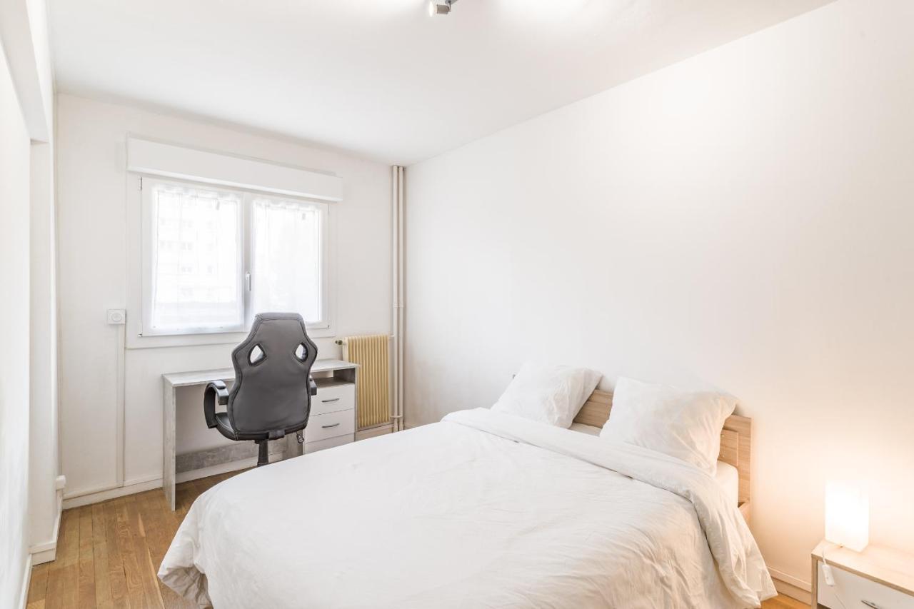 Spacieux Appartement - 6 Personnes - Parking Gratuit Saint-André-les-Vergers Esterno foto